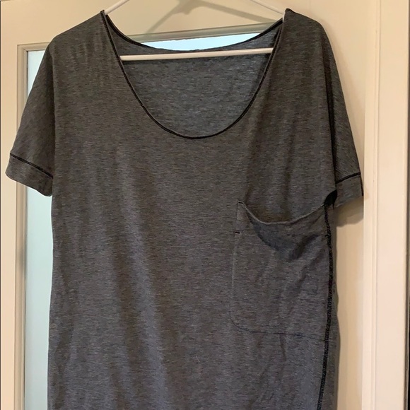 Lulu lemon top - Picture 1 of 3